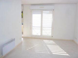  Appartement à louer 2 pièces 32 m²