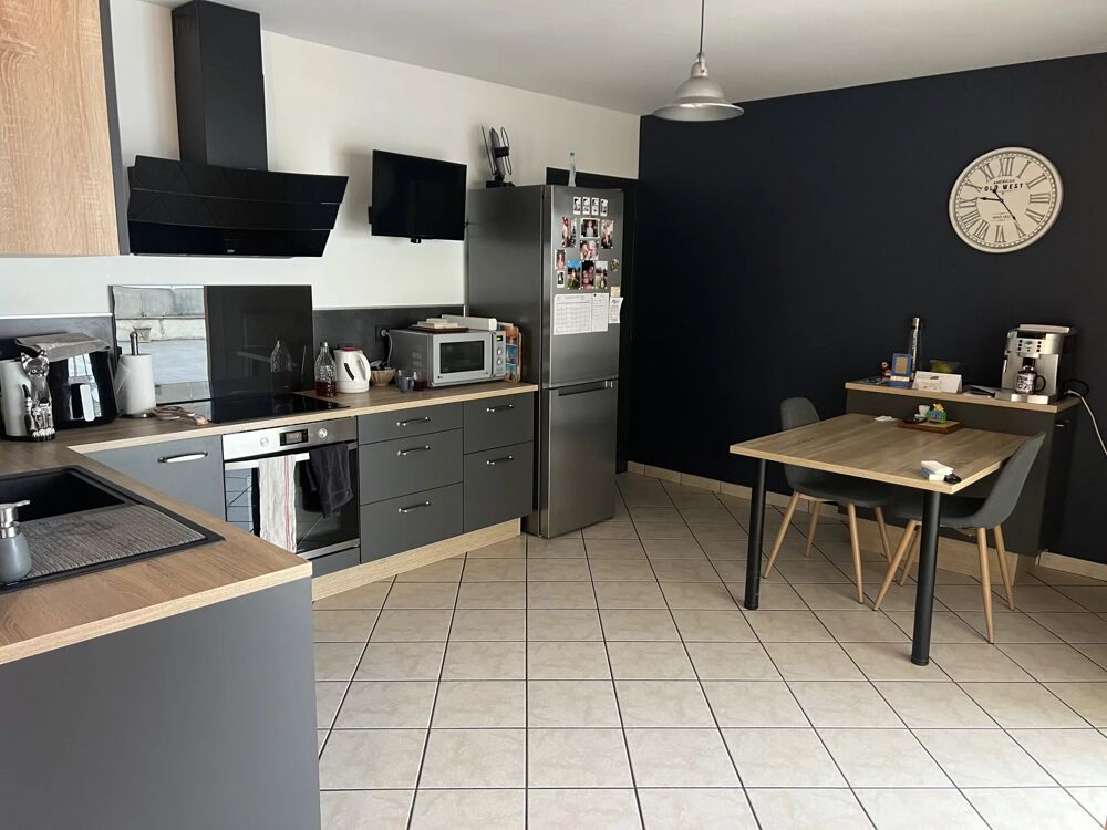 Belle maison, récente, de plain-pied secteur résidentiel à VILLA