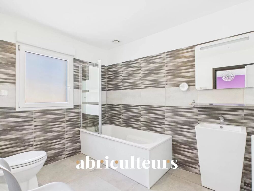 � vendre  Maison Bagnols-en-For�t (83600)