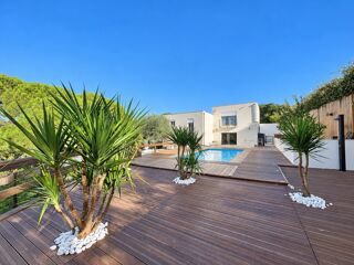 Vente Maison EXCLUSIVITÉ – SPACIEUSE MAISON CONTEMPORAINE AVEC PISCINE À FRÉJ Fréjus