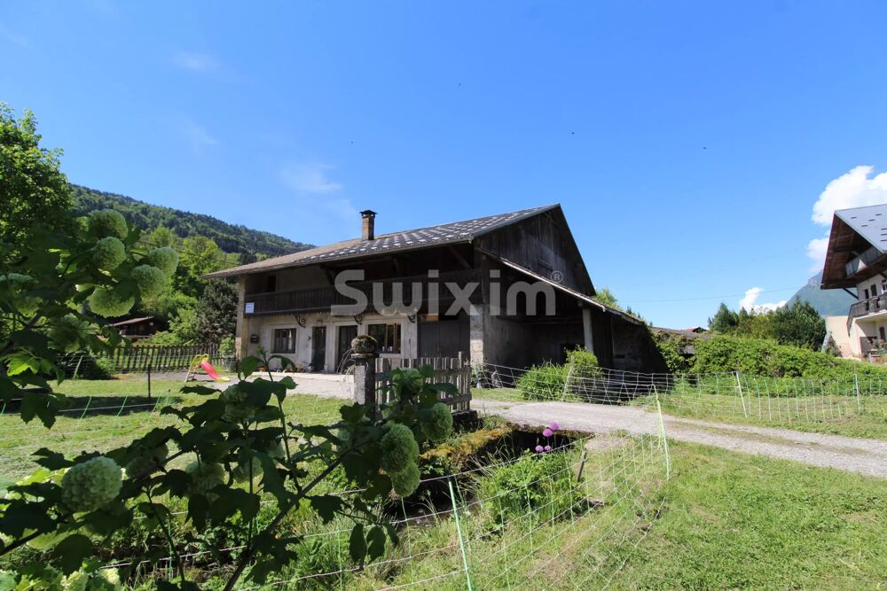 Ferme 350 m² sur terrain 2 439 m² proche Samoëns