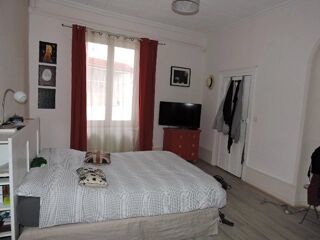  Appartement à louer 5 pièces 154 m²