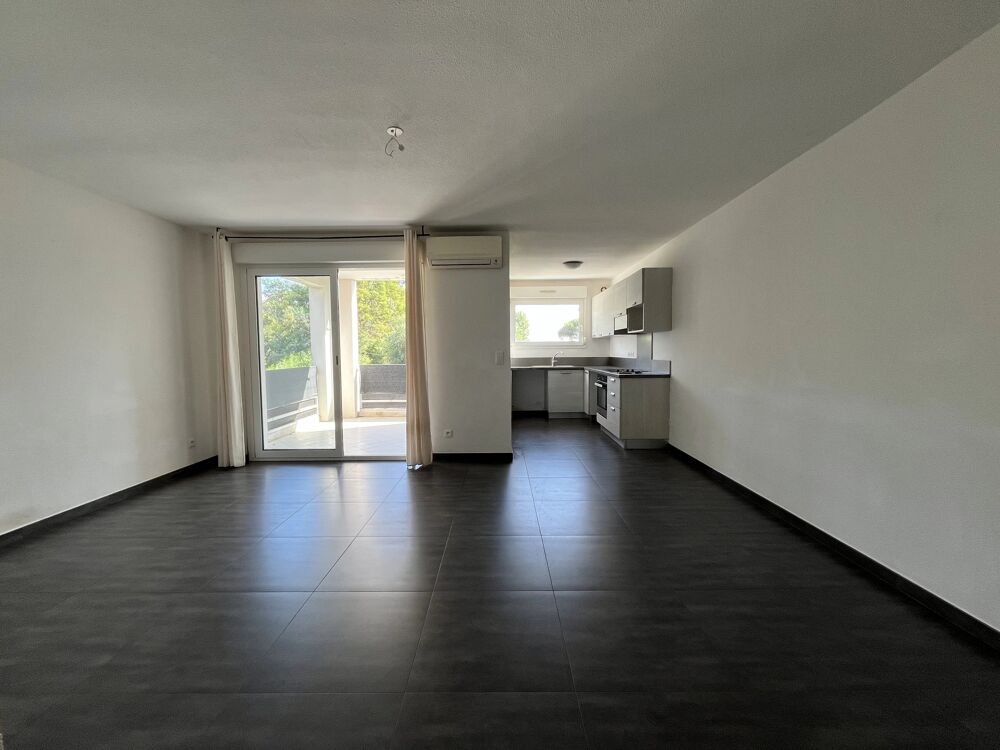 T3 avec terrasse à 2 min à pied de la mer