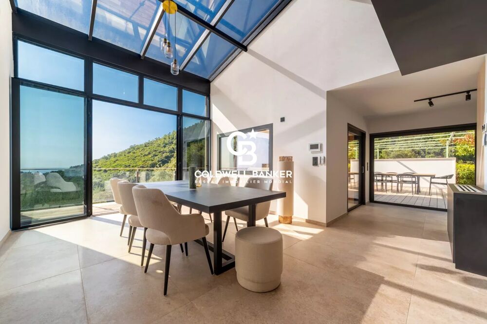 Vente Villa Élégance contemporaine et art de vivre face à la mer Cavalaire-sur-mer