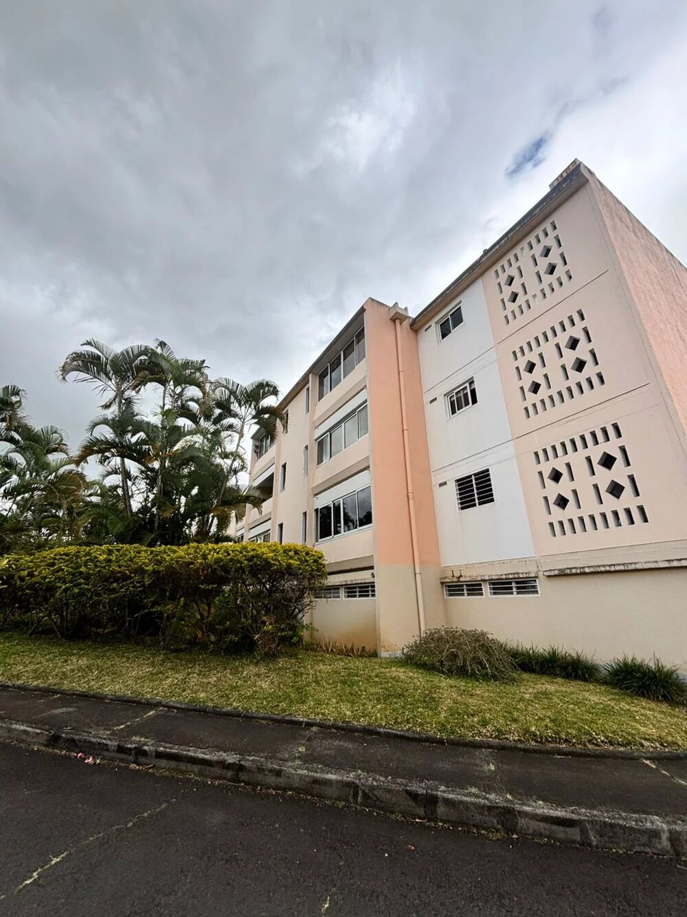 APPARTEMENT F4/5 A VENDRE SUR LE TAMPON