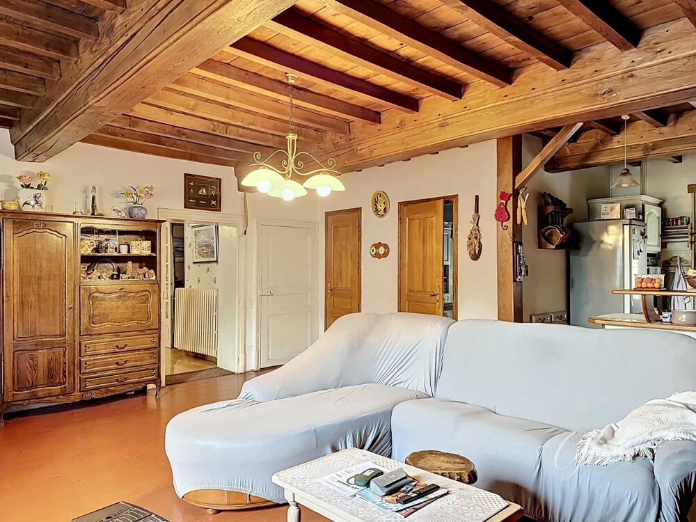 En exclusivité: Maison de campagne en pierres au coeur de la camp