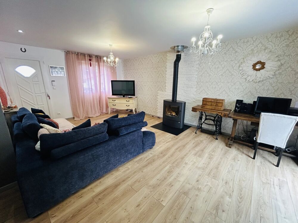 Vente Maison MAISON MITOYENNE AVEC GARAGE ET TERRAIN Le chambon-feugerolles