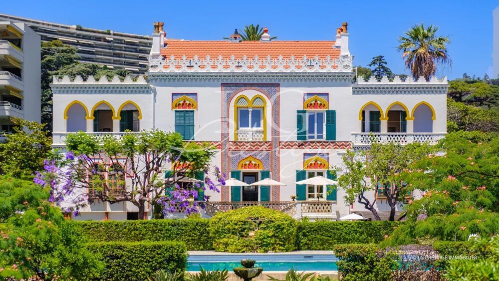 Propriété d'exception de 800 m² en front de mer
