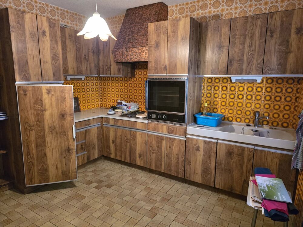 BELLE MAISON DE BOURG AVEC EXTERIEUR ET GARAGE