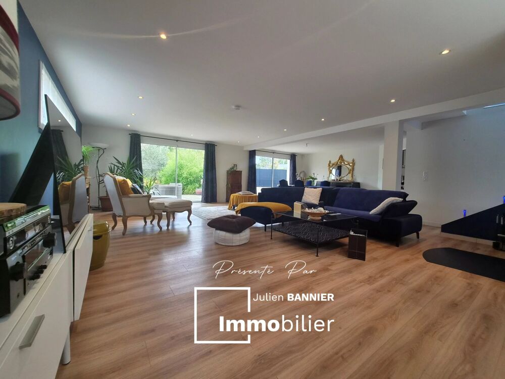 Vente Maison LORIENT – MAISON D'ARCHITECTE DE PRÈS DE 270 M² AVEC 5 CHAMBRES, Lorient