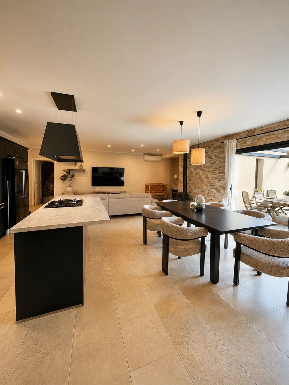 Vente Maison MAISON CONTEMPORAINE 3 CHAMBRES AVEC PISCINE – 120 M² – TERRAIN Saint-gilles