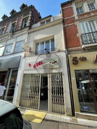  Immeuble à vendre 8 pièces 186 m²