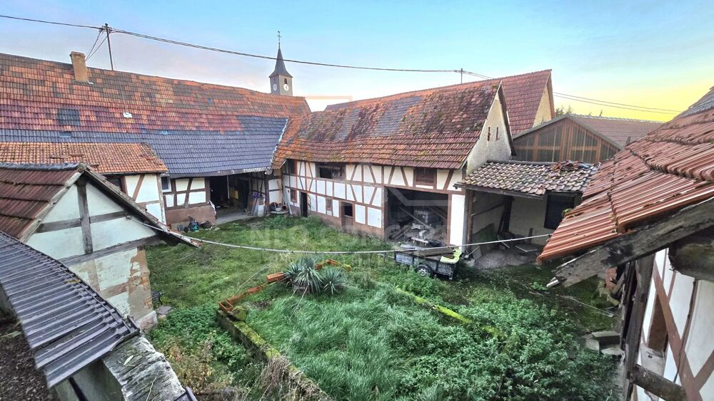 -- Beau potentiel pour ce corps de ferme à rénover avec un terra