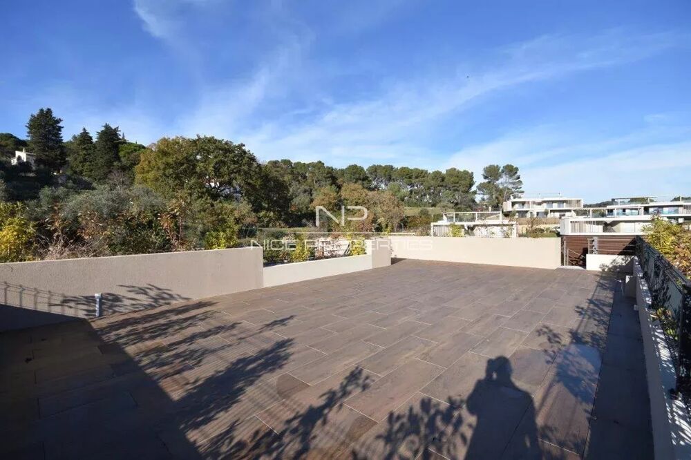 Magnifique Penthouse avec toit-terrasse à Mougins