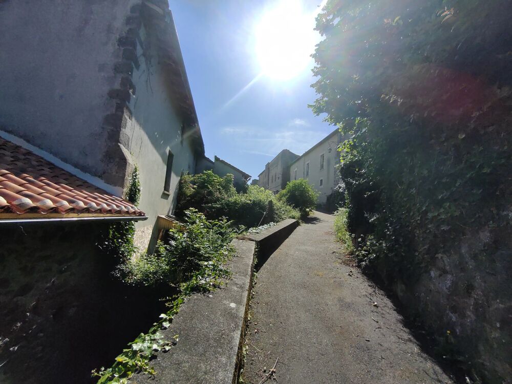 MAISON DE VILLAGE À RÉNOVER  ENVIRON 160 M²  AU COEUR DU CENTRE