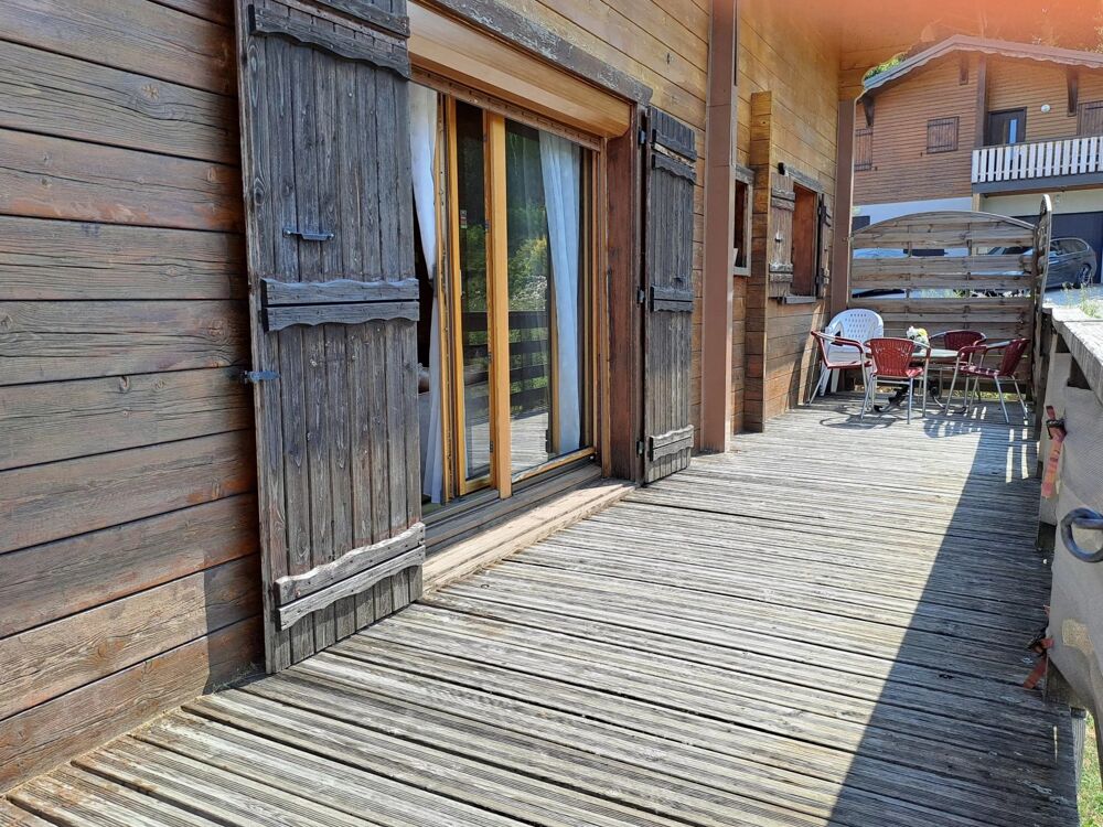 PREMANON : Chalet avec 2 logements et grand garge