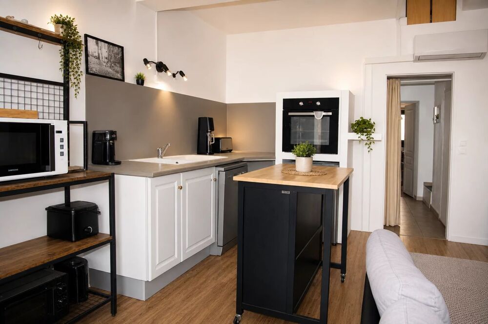 DRAGUIGNAN-DUPLEX T3 60 M²- DERNIER ÉTAGE RÉNOVÉ-VENDU MEUBLE -C