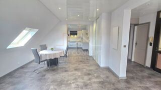  Appartement à louer 4 pièces 100 m²