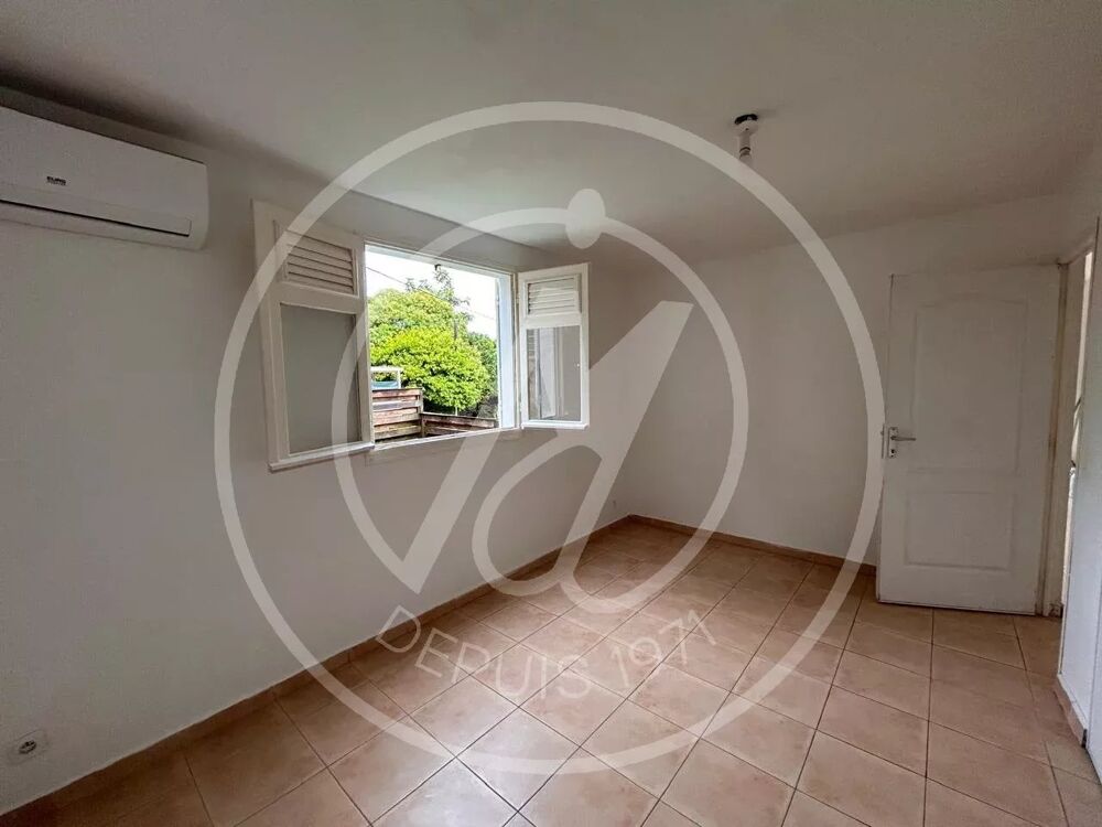 ? À vente - Maisons Jumelées  deux T3 à Gosier