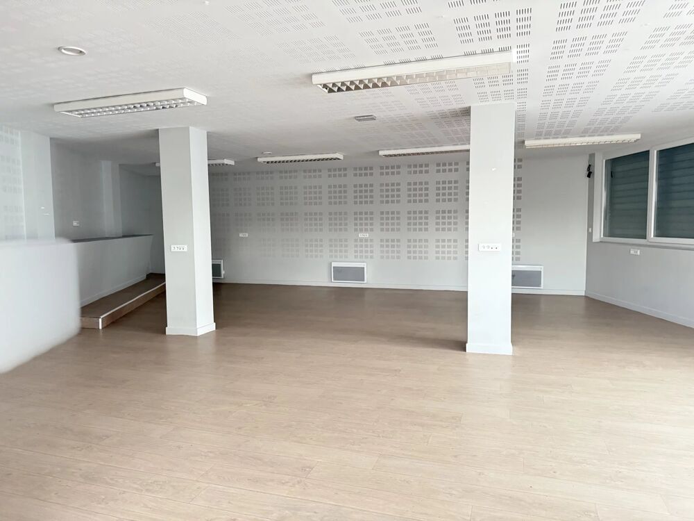   Bureau moderne de 219.6 m² à Saint-Quentin Saint-quentin