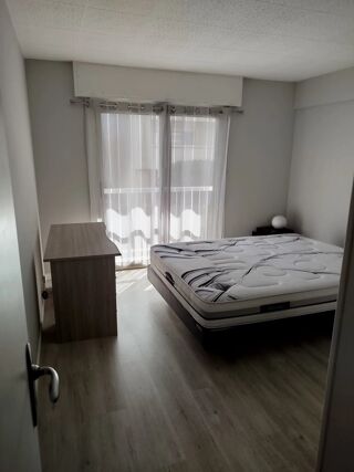  Appartement à louer 3 pièces 65 m²
