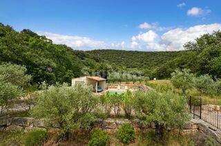  Maison  vendre 10 pices 205 m