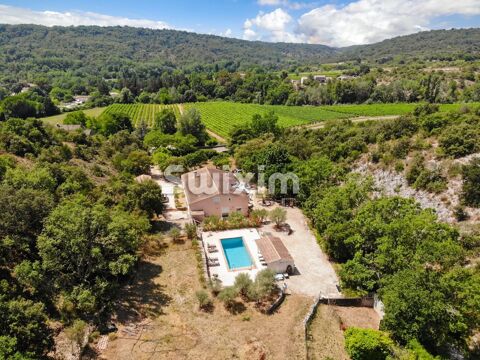   Propri�t� avec g�te, piscine et superbe terrain arbor� Maison - 10 pi�ce(s) - 205 m�