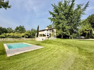  Villa  vendre 7 pices 220 m