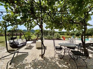  Villa � vendre 9 pi�ces 300 m�