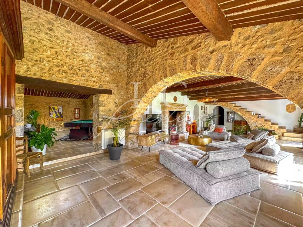 Vente Maison Canton de Fayence – Élégante Bergerie du XVIIe siècle avec Pisci Montauroux
