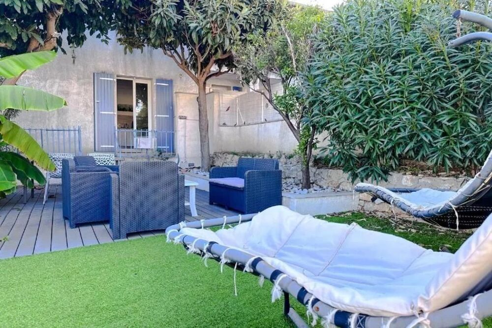 Location Appartement Trois pièces avec un jardin de 300m2 et terrasse Antibes