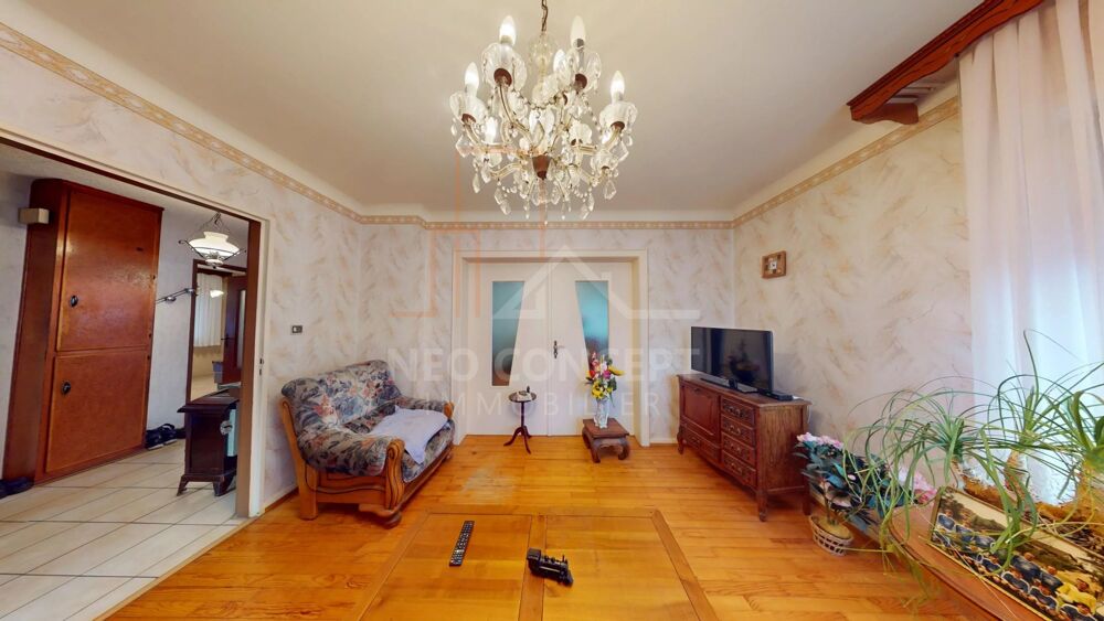 Maison ancienne à rénover  6 pièces  4 chambres  143 m²  Roe