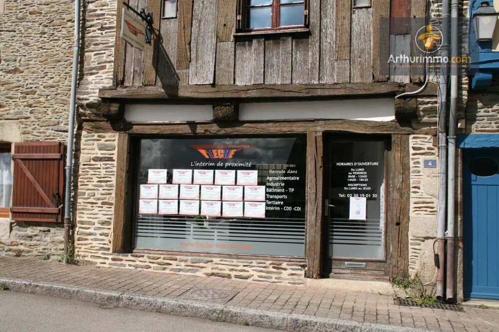 JOSSELIN CENTRE MAISON louée en COMMERCE