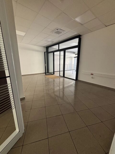   Local - 107 m² 
