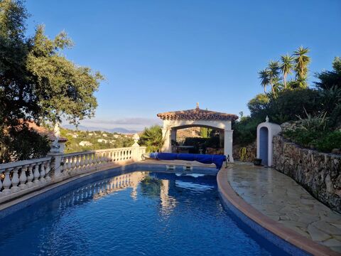   Villa 4 chambres - Terrain 1000m� - Piscine Maison - 5 pi�ce(s) - 126 m�