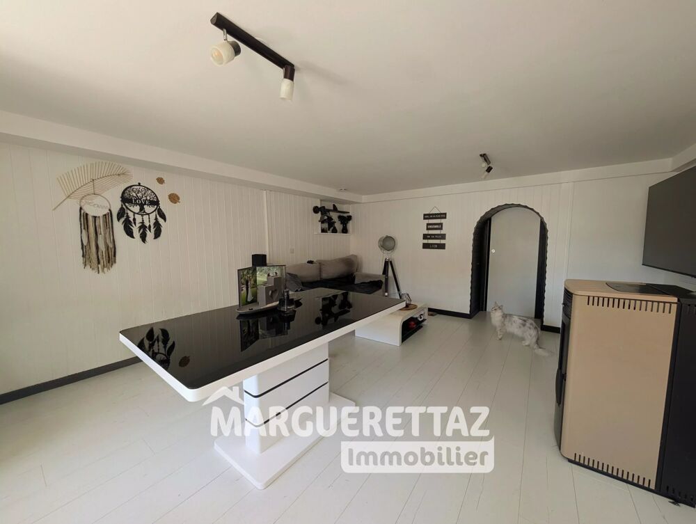 T3 de 79m² avec garage et place de parking - VOUGY
