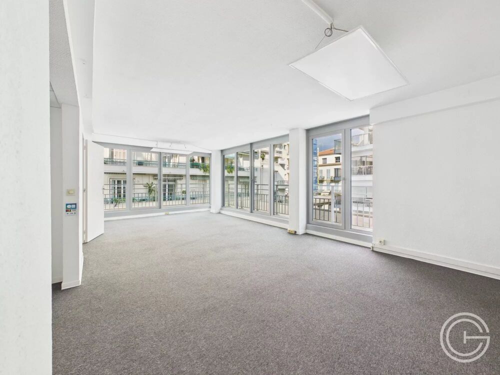   BUREAU DE 68m² - 5 GABRIEL FAURE - NICE MASSENA 