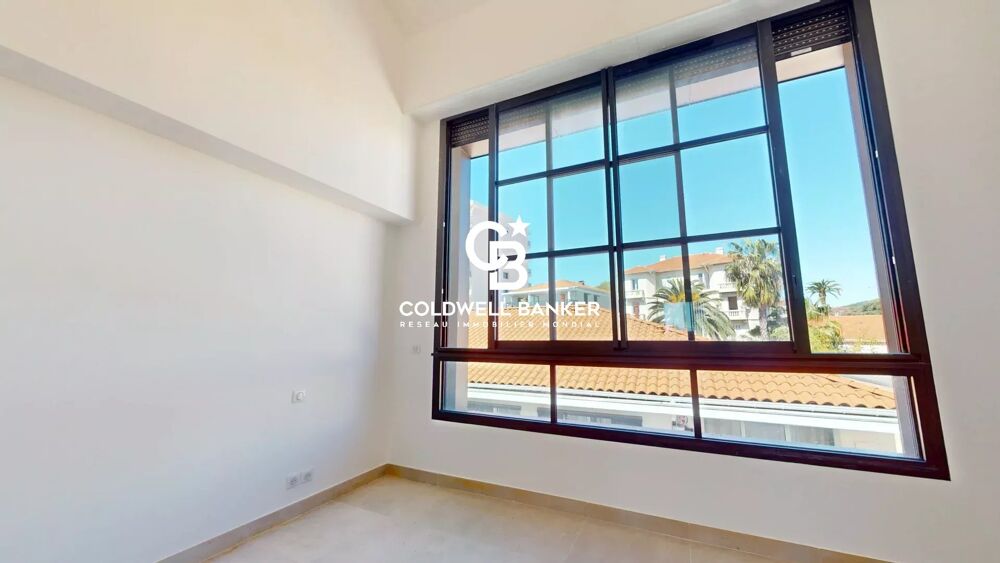 Duplex de cinq pièces, neuf au dernier étage, volumes et lumière