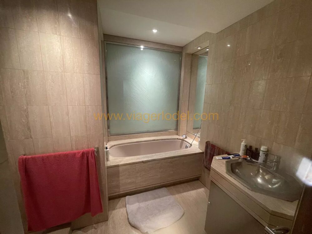 Vente Appartement Réf. 10 146 - VENTE AVEC RESERVE DU DROIT D'USAGE ET D'HABITATIO Nice