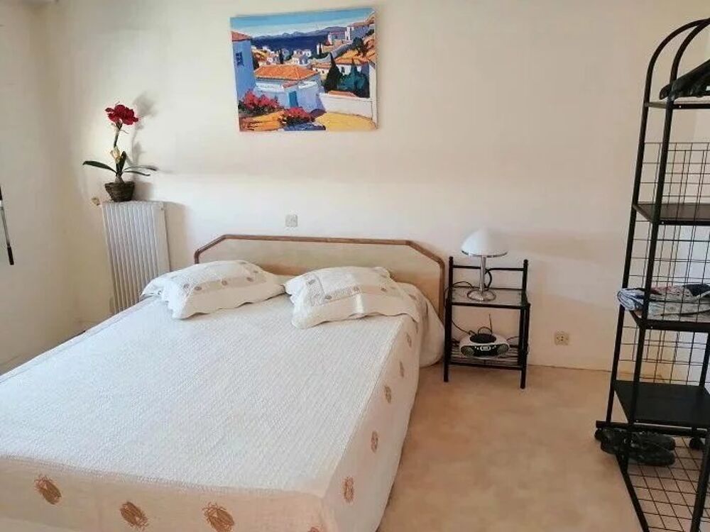 Location Appartement Deux pièces de 53m²  À 30 mètres de la mer avec balcon et parkin Cagnes-sur-mer