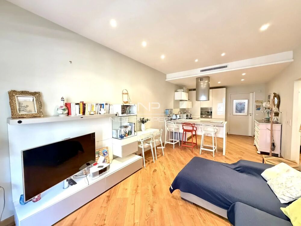 Vente Appartement Nice, beau 2 pièces terrasse accès direct mer Nice