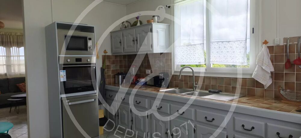 Location Maison 1600 euros A LOUER HAUT DE VILLA T4  MEUBLE LES ABYMES Les abymes