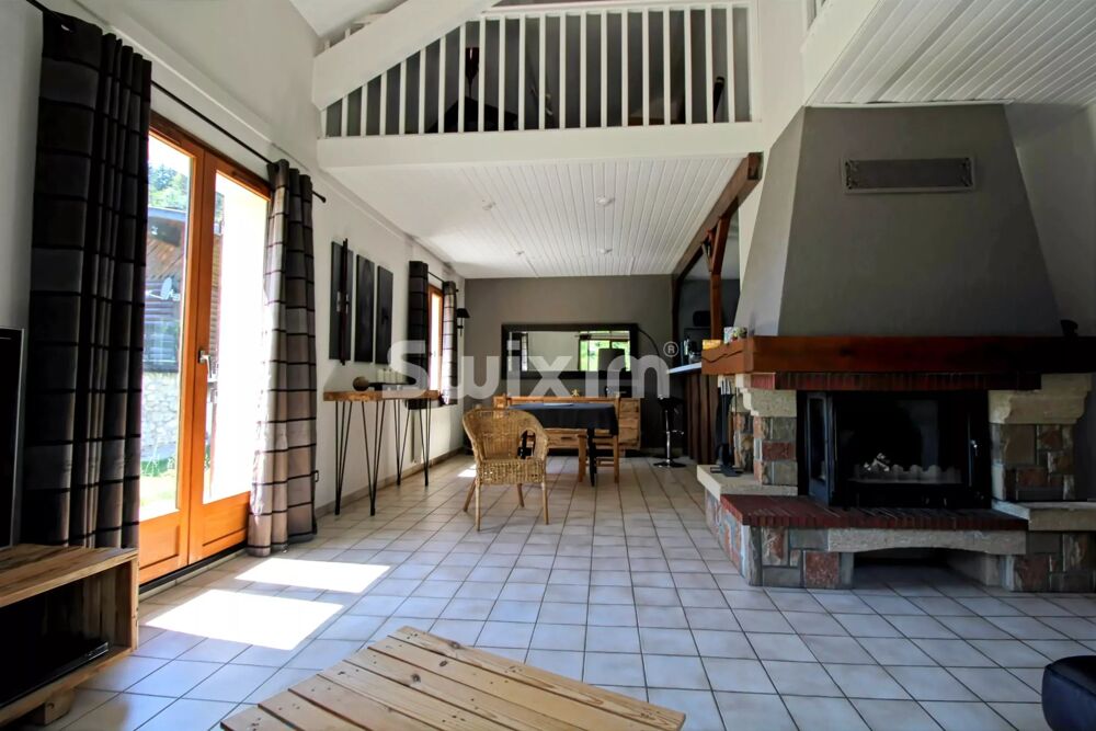 Maison familiale avec terrain de 1 500 m², fort potentiel d'amé