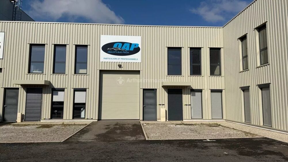   À vendre – Très beau local commercial / d'activité de 325 m² – D 