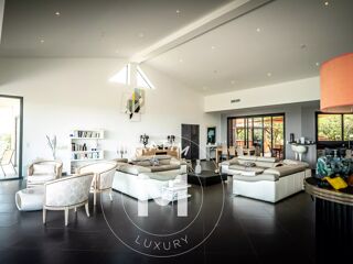  Maison à vendre 10 pièces 596 m²