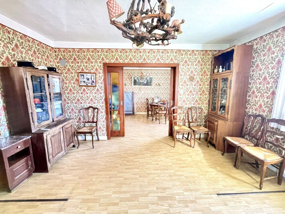 Maison de 224,43 m² habitables sur 6 ares et 35 centiares à SURB