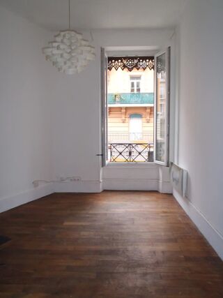  Appartement à louer 2 pièces 57 m²