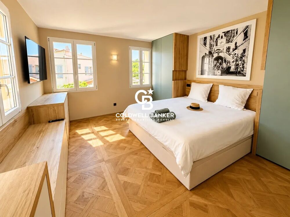 Vente Villa SAINT-TROPEZ – AUTHENTIQUE MAISON DE VILLAGE AVEC VUE MER Saint-tropez