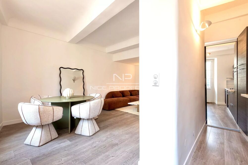 Place Magenta, en étage élevé, 3 pièces de 63 m2