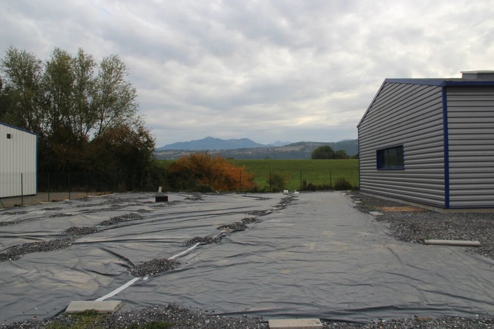   LOCAL AVEC TERRAIN Arenthon